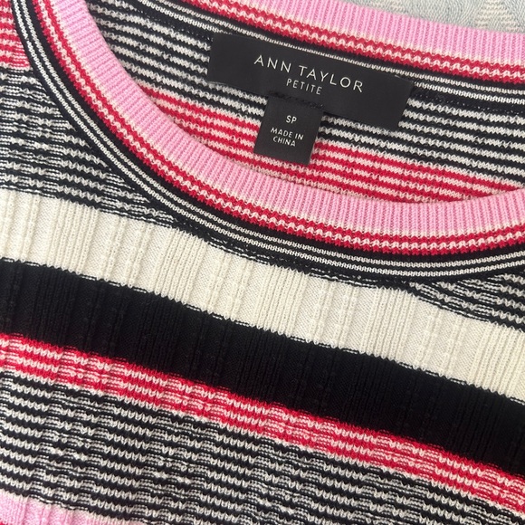 Ann Taylor skirt and sweater set - Picture 3 of 7